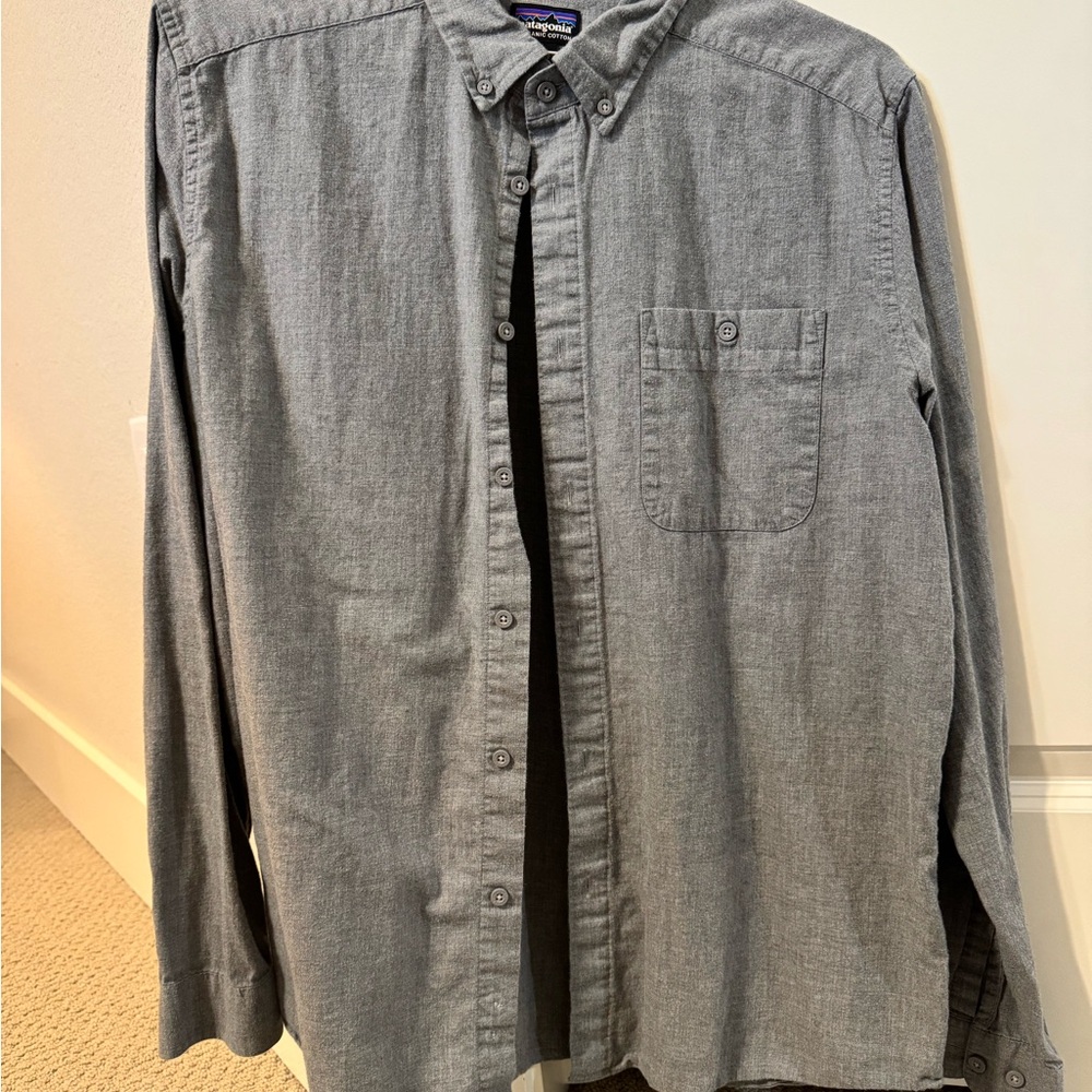 Patagonia Organic Cotton Lightweight Pima Flannel Gray Button-Up Shirt